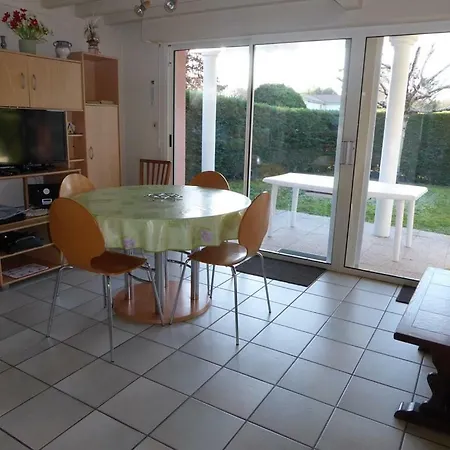 Two Bedroom With Garden * بيسكاروس
