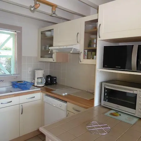 Two Bedroom With Garden بيسكاروس